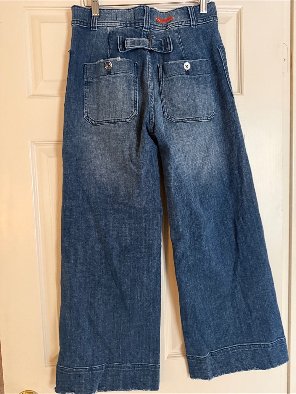 Pilcro and the Letterpress Wide-Leg Cropped Jeans in Medium Blue Denim - Picture 4 of 10